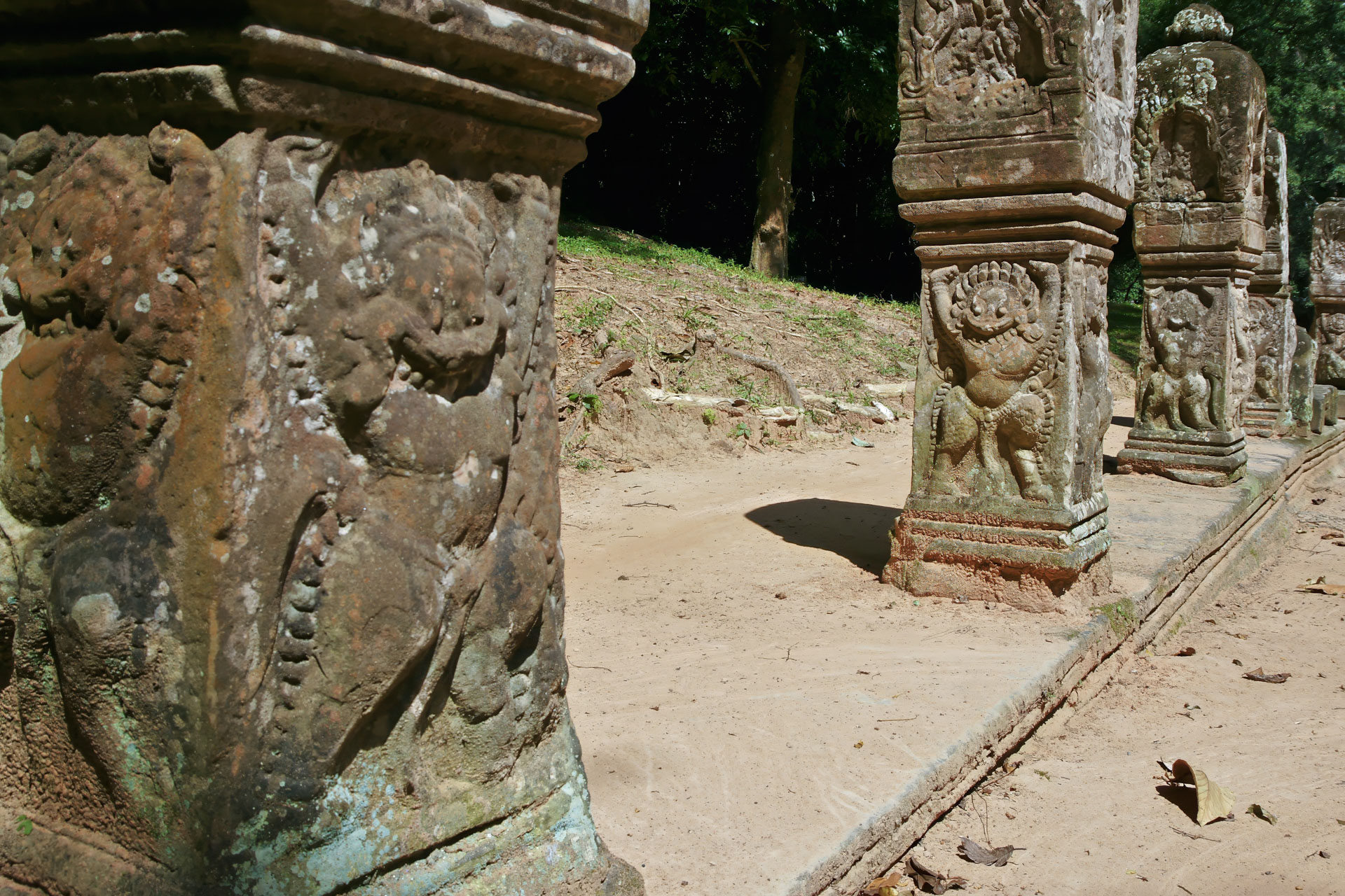 Preah Khan ("heiliges Schwert" war ein buddhistischer Klosterkomplex zu Ehren des Sieges über die Chams. Er wurde 1191 von Jayavarman VII errichtet.